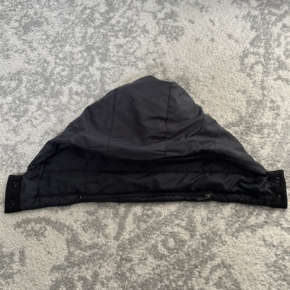 Patagonia Women’s Jacket - Picture 11 of 16